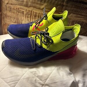 Nike Kids Sneaker in Navy, Neon Yellow & Pink Accent